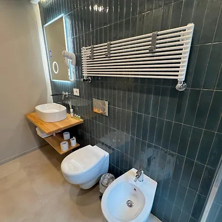 J & R Guest house